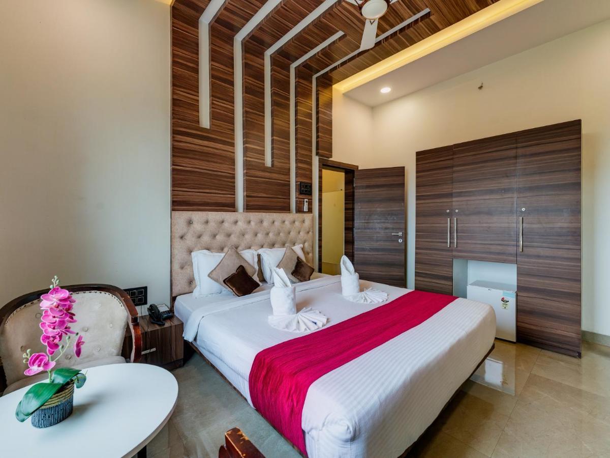Hotel Chandradeep Regency Dhule Eksteriør bilde